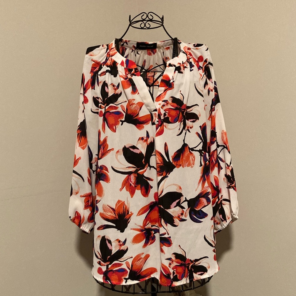 Ivanka Trump, vibrant 🌺 blouse